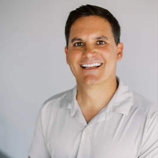 Steve Caniglia, Agent in  - Compass