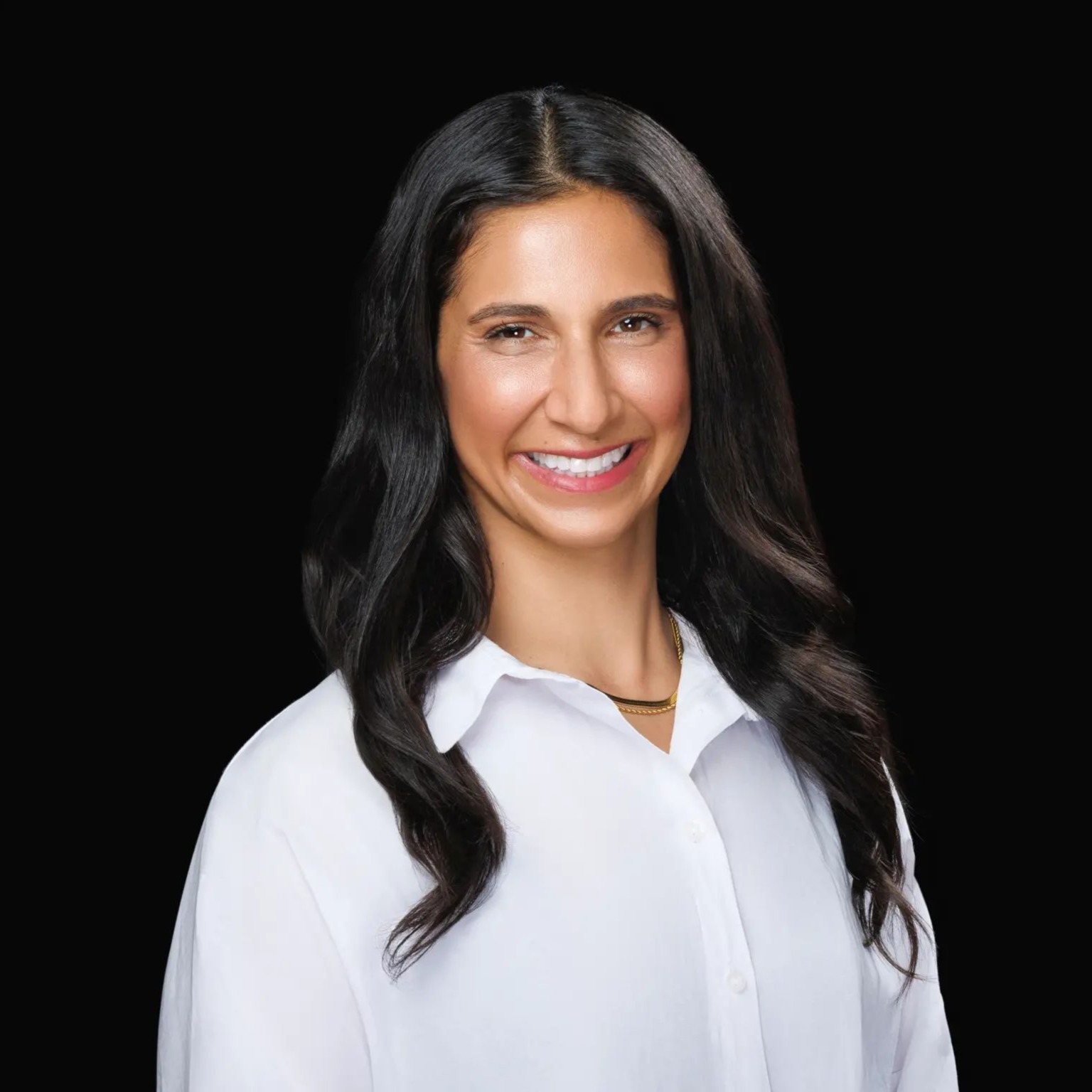 Headshot of Sheena Oberoi