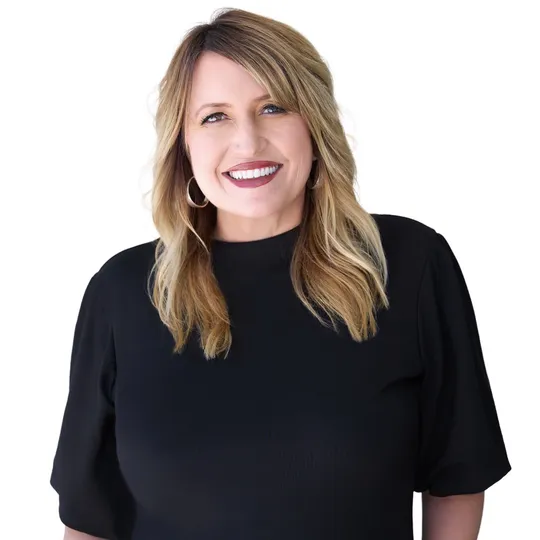 Michelle Oaker, Agent in  - Compass