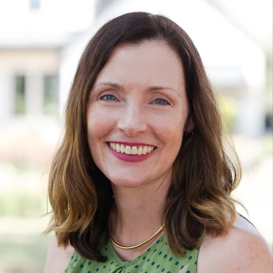 Debbie Trominski, Agent in  - Compass