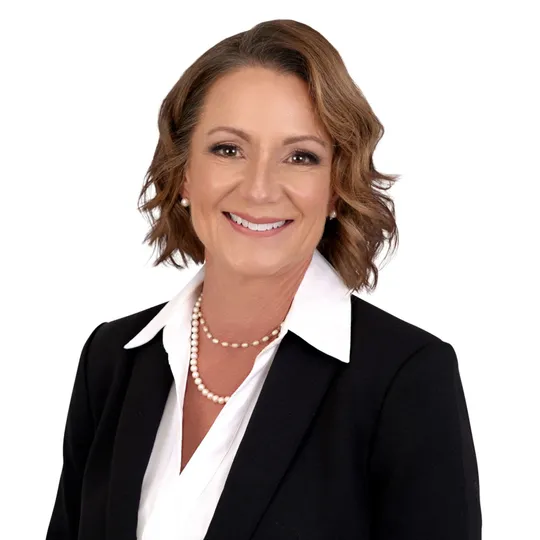 Sarah Merzel, Agent in  - Compass