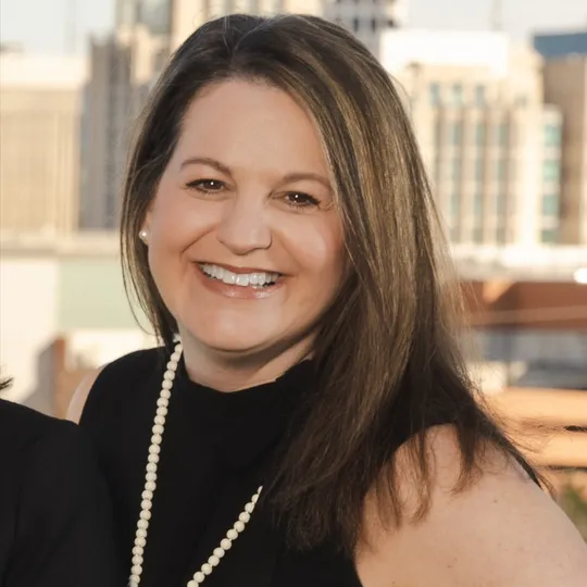 Lisa McQuillen, Agent in  - Compass