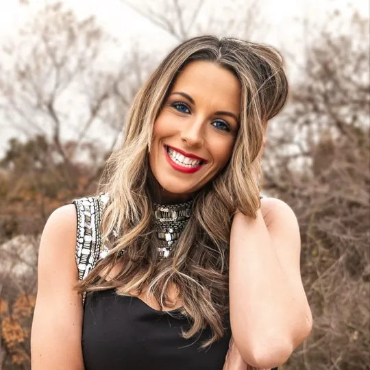 Libby Arnold, Agent in  - Compass