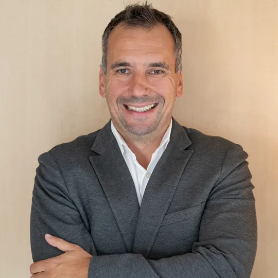 Milan Jezdimirovic, Agent in  - Compass