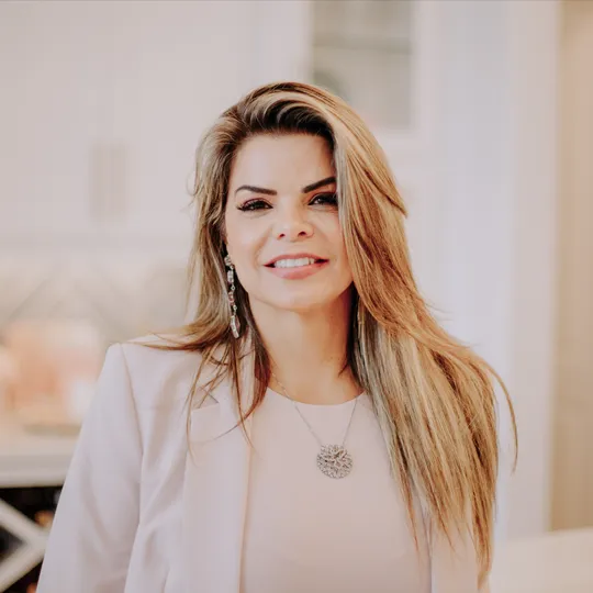 Katia Fuentes, Agent in  - Compass