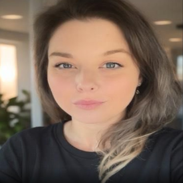 Headshot of Ashley Davis