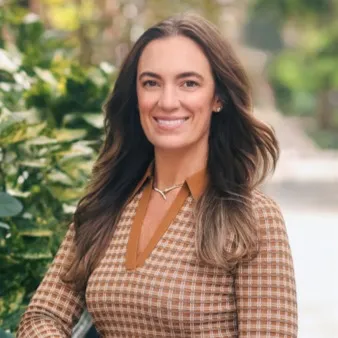 Alexandra Rhea Balouzian, Agent in  - Compass