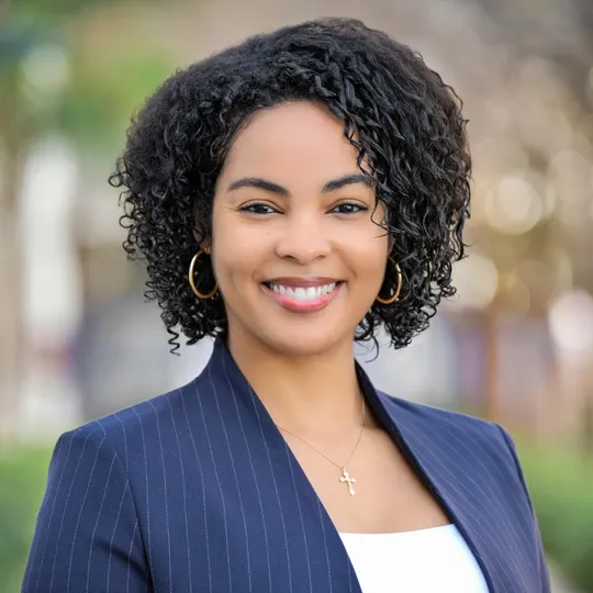 Bianca Clay, Agent in  - Compass