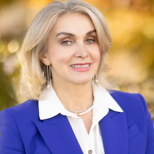 Faranak Sobhanipour, Agent in  - Compass