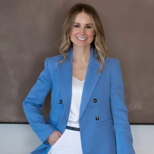 Lauren Smith, Agent in  - Compass