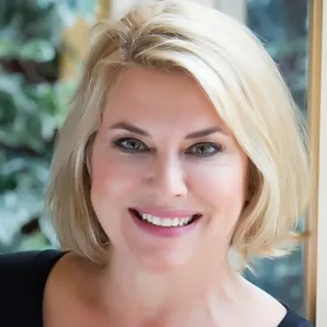 Denise Damian, Agent in  - Compass