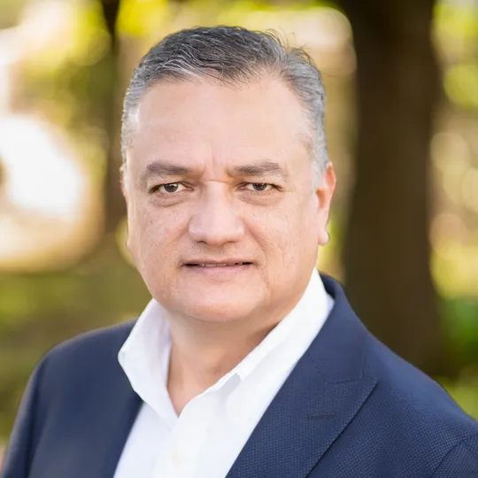 Juan Ibanez, Agent in  - Compass