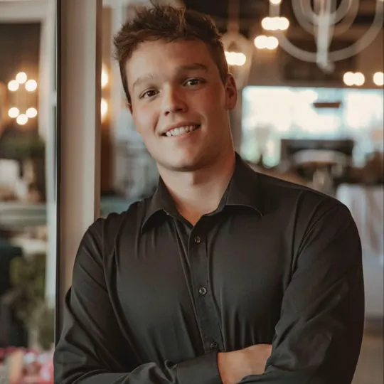 Connor Dean, Agent in  - Compass