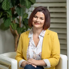Erica Beyer, Agent in  - Compass