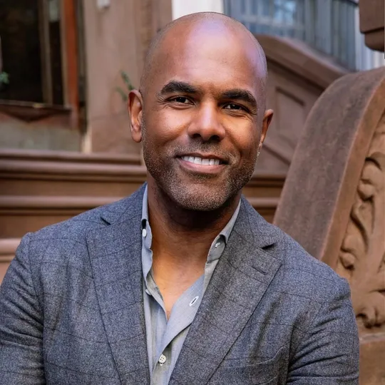 Kevin Lewis, Agent in  - Compass