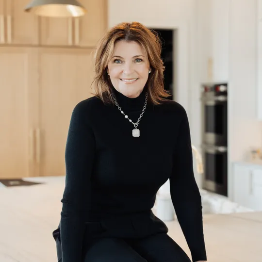 Alisa Feinberg, Agent in  - Compass