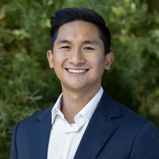 Dennis Nguyen, Agent in  - Compass