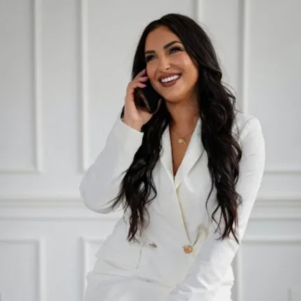 Tia Rendina, Agent in  - Compass