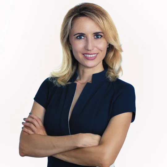 Maryia Zhauniak, Agent in  - Compass