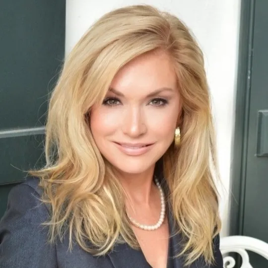 Roz Kenny, Agent in  - Compass