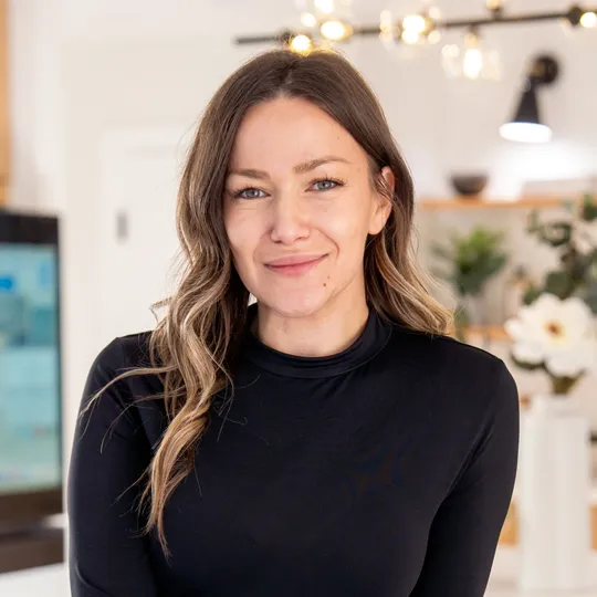 Ivana Kostic, Agent in  - Compass