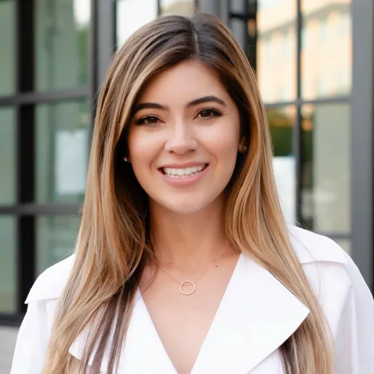 Sara Arteaga, Agent in  - Compass