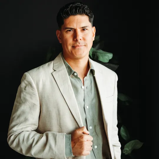 JR Sosa, Agent in  - Compass