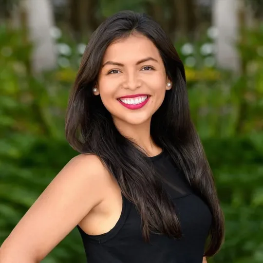 Karla Ziegelbaum, Agent in  - Compass