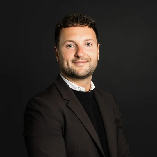Sasha Mazur, Agent in  - Compass