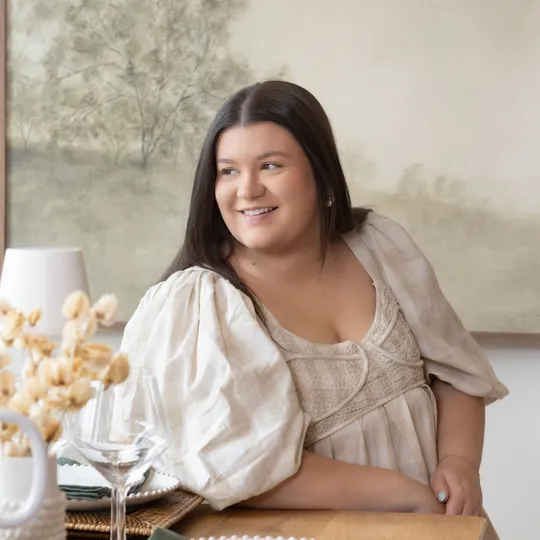 Kelsey Hawes, Agent in  - Compass