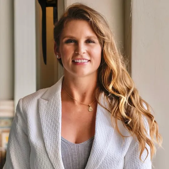 Taylor Szostak, Agent in  - Compass