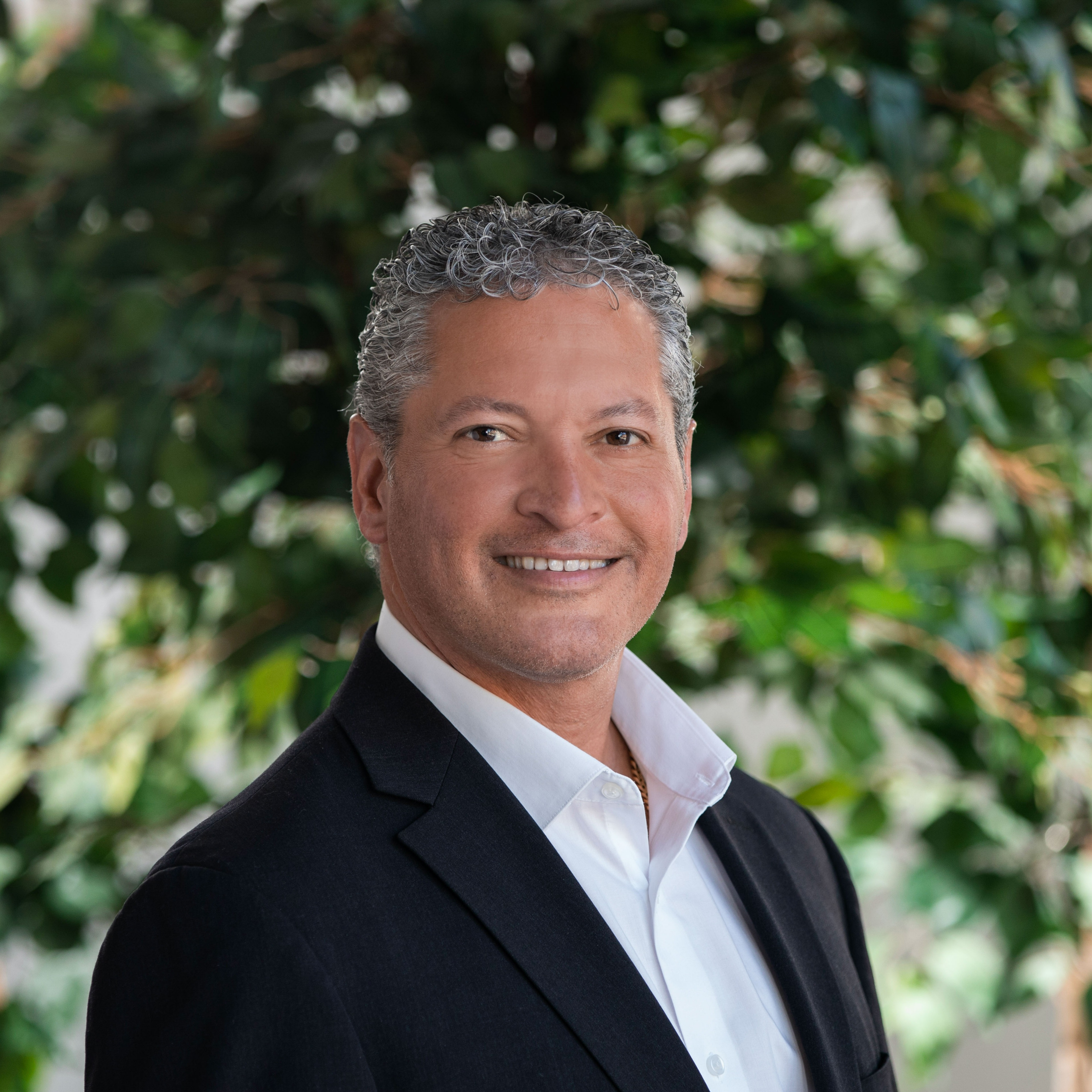 Headshot of Nestor Eliadis