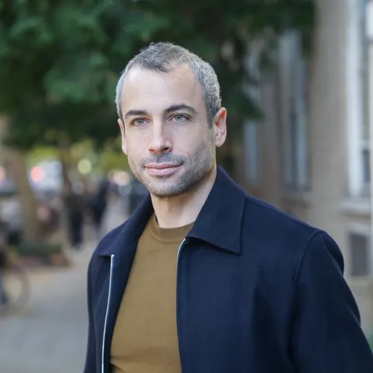 Daniel Blatman, Agent in  - Compass