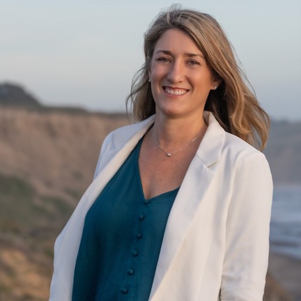 Headshot of Shanti Minkstein