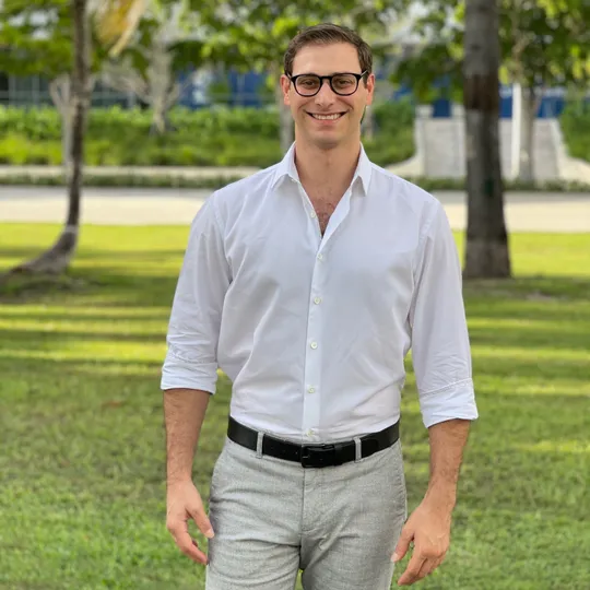 Joshua Kaufman, Agent in  - Compass