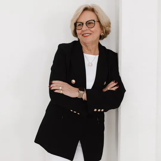Joan Witter, Agent in  - Compass