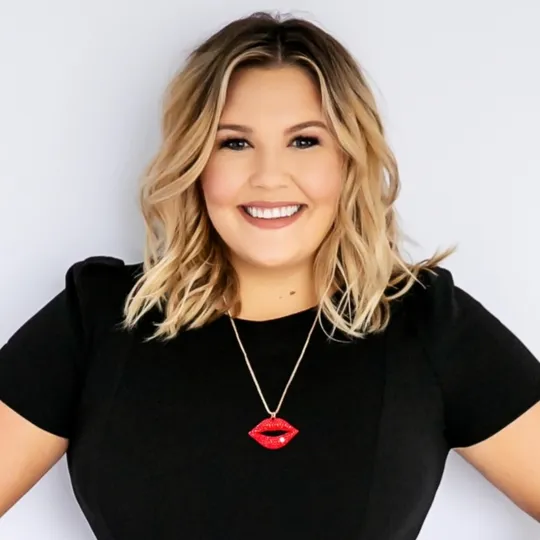 Samantha Holt, Agent in  - Compass