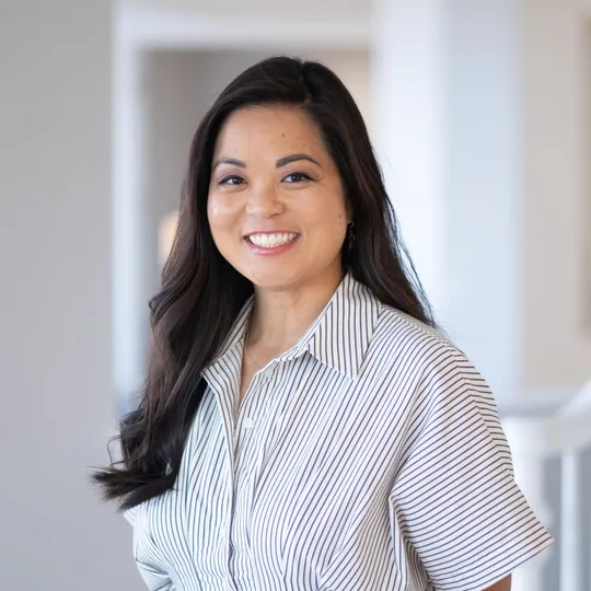 Nika May, Agent in  - Compass