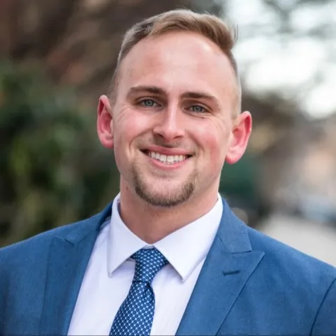 Owen Batchelder, Agent in  - Compass