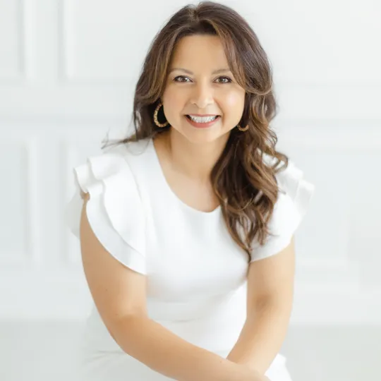 Victoria Canizalez, Agent in  - Compass