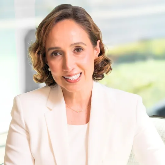 Shirin Rezania Ramos, Agent in  - Compass