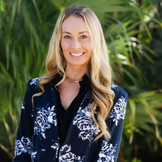 Amanda Caracuzzo, Agent in  - Compass