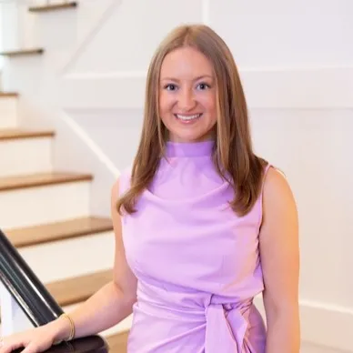 Ellie Kane, Agent in  - Compass