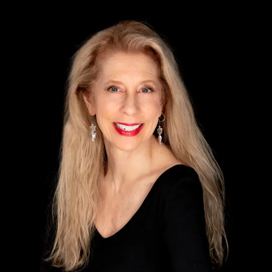 Penny Kula, Agent in  - Compass