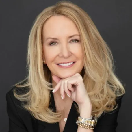 Michele Oravec, Agent in  - Compass