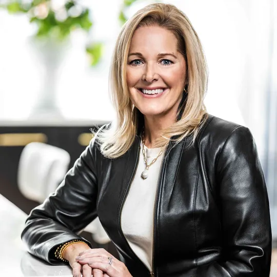 Pam Schiattareggia, Agent in  - Compass