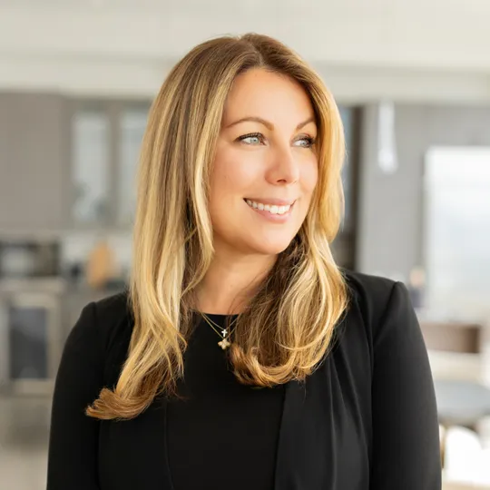 Randi Weidner, Agent in  - Compass