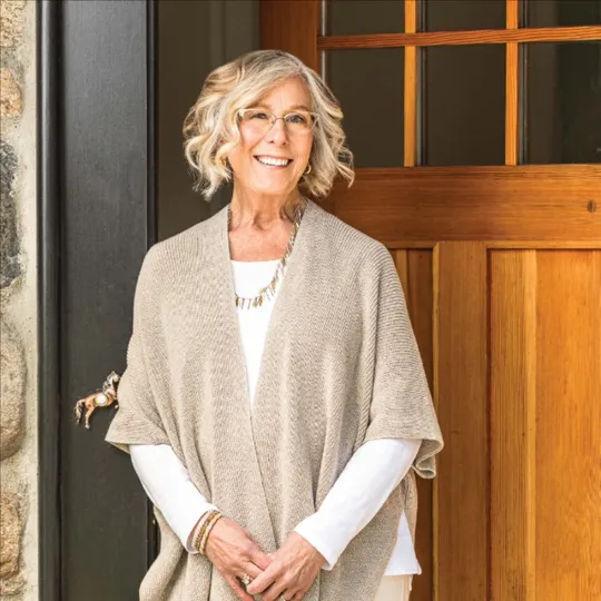 Darbie Stokes, Agent in  - Compass