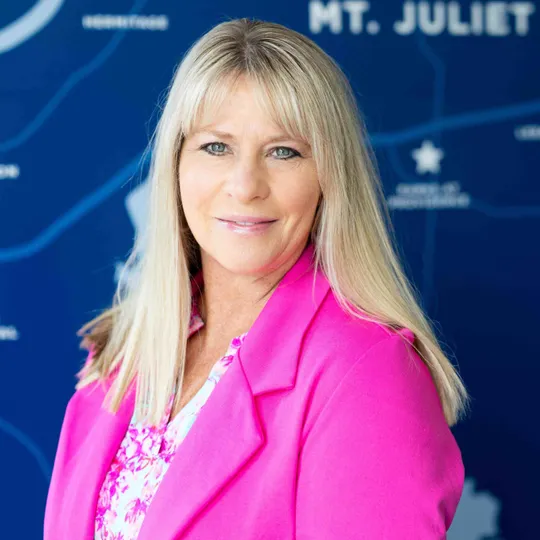 Amy Lazere, Agent in  - Compass