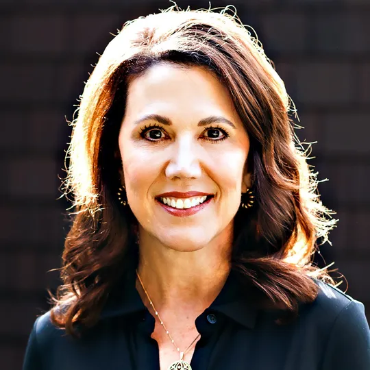 Karla Farrell, Agent in  - Compass